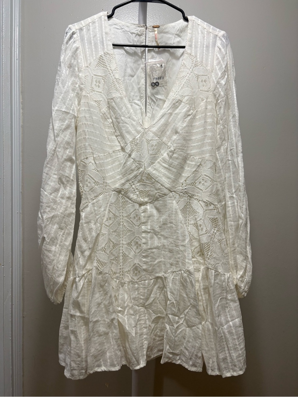 Free People Ivory Lace V-Neck Long Sleeve Dress